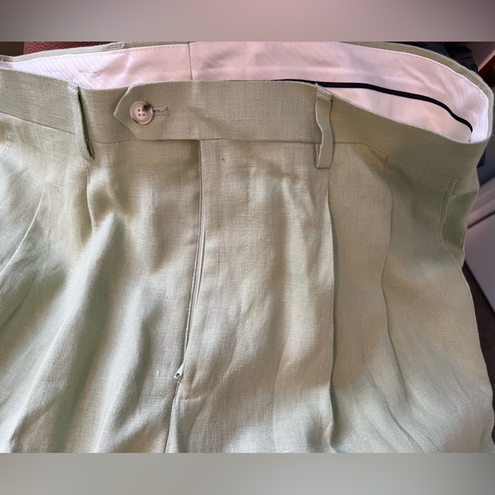 Pale green men’s linen pants